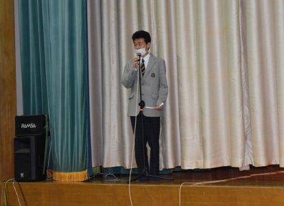司会を務めた放送部の大坪倭士君（2年A組 社会総合学科ビジネスコース）