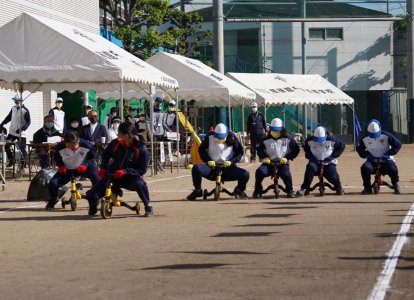ブロック対抗三輪車リレー