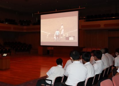 オンライン全校応援　特設会場（隆徳館ドーム）