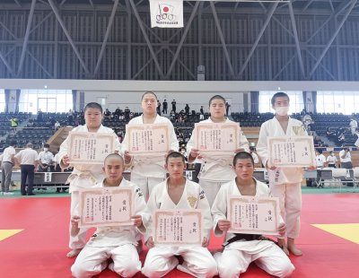 令和４年度福岡県中学校柔道大会個人戦で３名が優勝、男子団体戦で準優勝という好成績をおさめました！